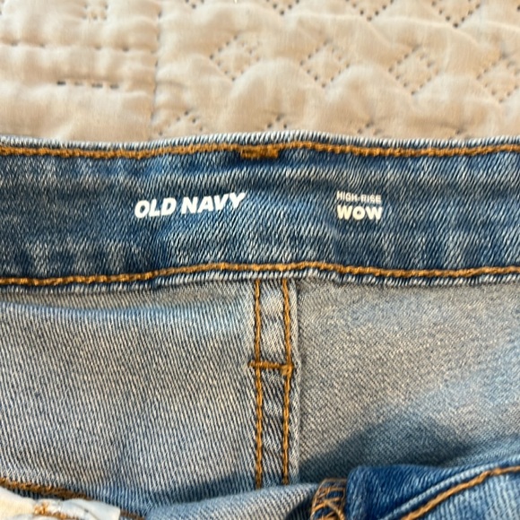 Shorts - Picture 3 of 4